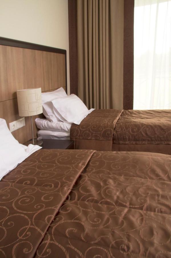 Park-Hotel Kidev Чубинское Экстерьер фото