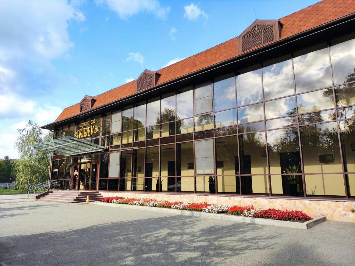 Park-Hotel Kidev Чубинское Экстерьер фото