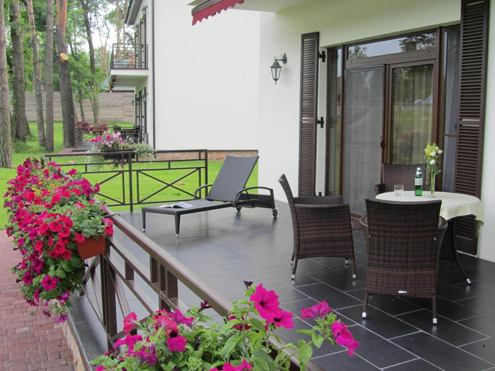 Park-Hotel Kidev Чубинское Экстерьер фото